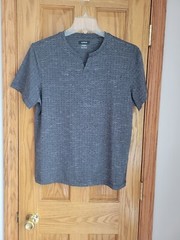 Alfani Shirt Men’s Medium Gray Stripe Short Sleeve V Neck EUC