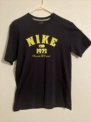 Nike Run With The Original T-Shirt Mens Size Medium Navy Blue With Yellow Logo