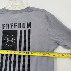 Under Armour Men’s Medium Freedom HeatGear T-Shirt Gray Flag Graphic Loose Fit