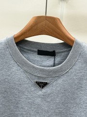 Prada Men’s Gray round-neck short-sleeved shirt size XXL