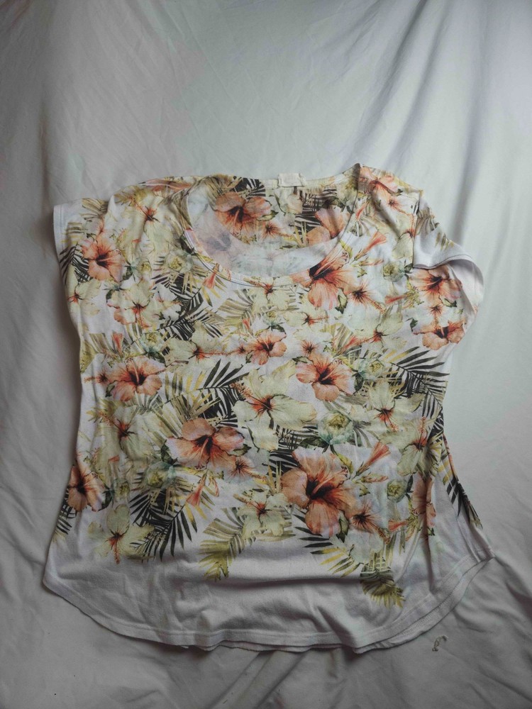Ember Shirt Top Womens Large White Floral Short Sleeve Scoop Neck Casual Stretch