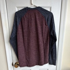 Gap Men’s M Burgundy/Gray Colorblock Long Sleeve Henley T-Shirt Button Accents