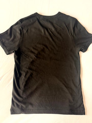 GUESS Men’s V-Neck Graphic T-Shirt – Black with Gold Triangle Logo – Size Medium