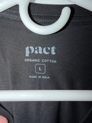 NWOT-Pact-Men’s Organic SoftSpun Essential V-Neck Tee-Black- Size (LARGE)
