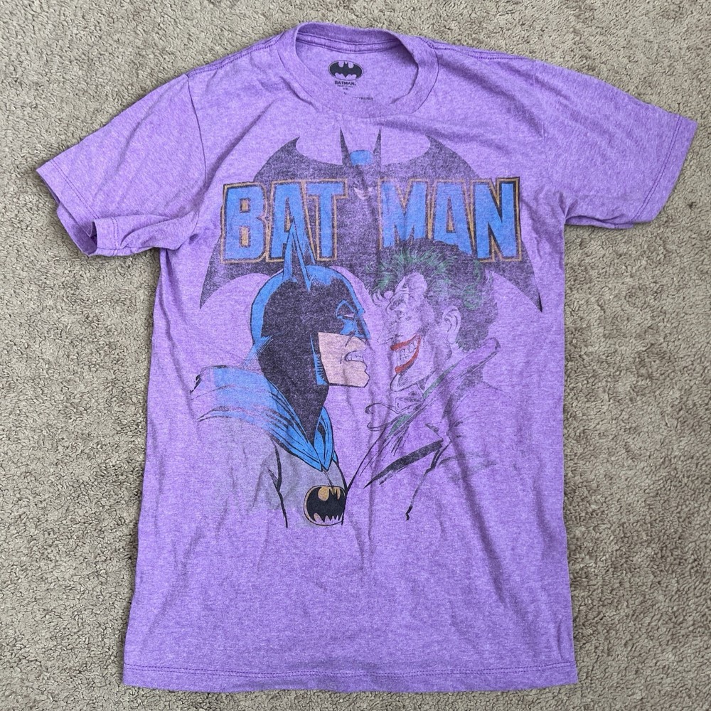 DC Comics Universe Classic Batman Logo Joker Face Off Purple T-shirt Size Small
