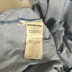 Patagonia Size Large 100% Organic Cotton Blue Graphic Men Shirt Trident Trout