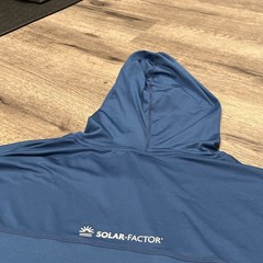 Habit Shirt Mens Medium Blue 40+ Solar Factor Hooded Long Sleeve Pullover