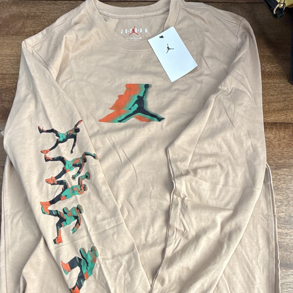 Jordan Men’s S Beige Graphic Print Jumpman Logo Crew Neck Long Sleeve Tee