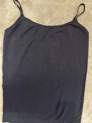 Bundle of 2 Mix seamless camisoles in classic black and white.
