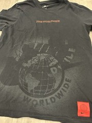 Nike Worldwide Tour Graphic T-shirt Men’s Size Large Black Short Sleeve (S-2)