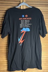 District Made Head in the Clouds 2017 Tour T Shirt Tee Size L Black