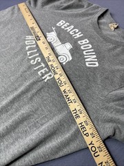 Hollister Beach Bound Men’s T-shirt Size XL Gray Embroidered Logo