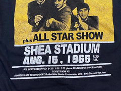 Vintage 1990s The Beatles Shea Stadium T-Shirt Black Size XL Rare