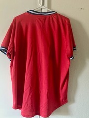Old Chicago  76 Jersey T-Shirt Adult World Beer Tour Red V Collar Men Size XL