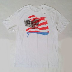 RARE NWT CONVERSE MEN’S Chucks Shoes White Flag Sneakers Graphic T-Shirt