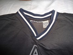 Aeropostale mens S T-shirt V-neck gray cotton blend solid graphic