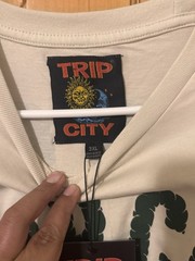 TRIP CITY Men’s 3XL Crew Neck Short Sleeve Beige Heavyweight Graphic Logo Tee