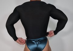 LONG SLEEVE BLACK COMPRESSION SHIRT MEN’S SIZE M