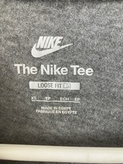 Nike Gray Tshirt Logo Patch Men’s XS Loose Fit (A07)