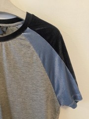 ASOS T-Shirt Men’s Medium Gray Velvet Detail Muscle Fit