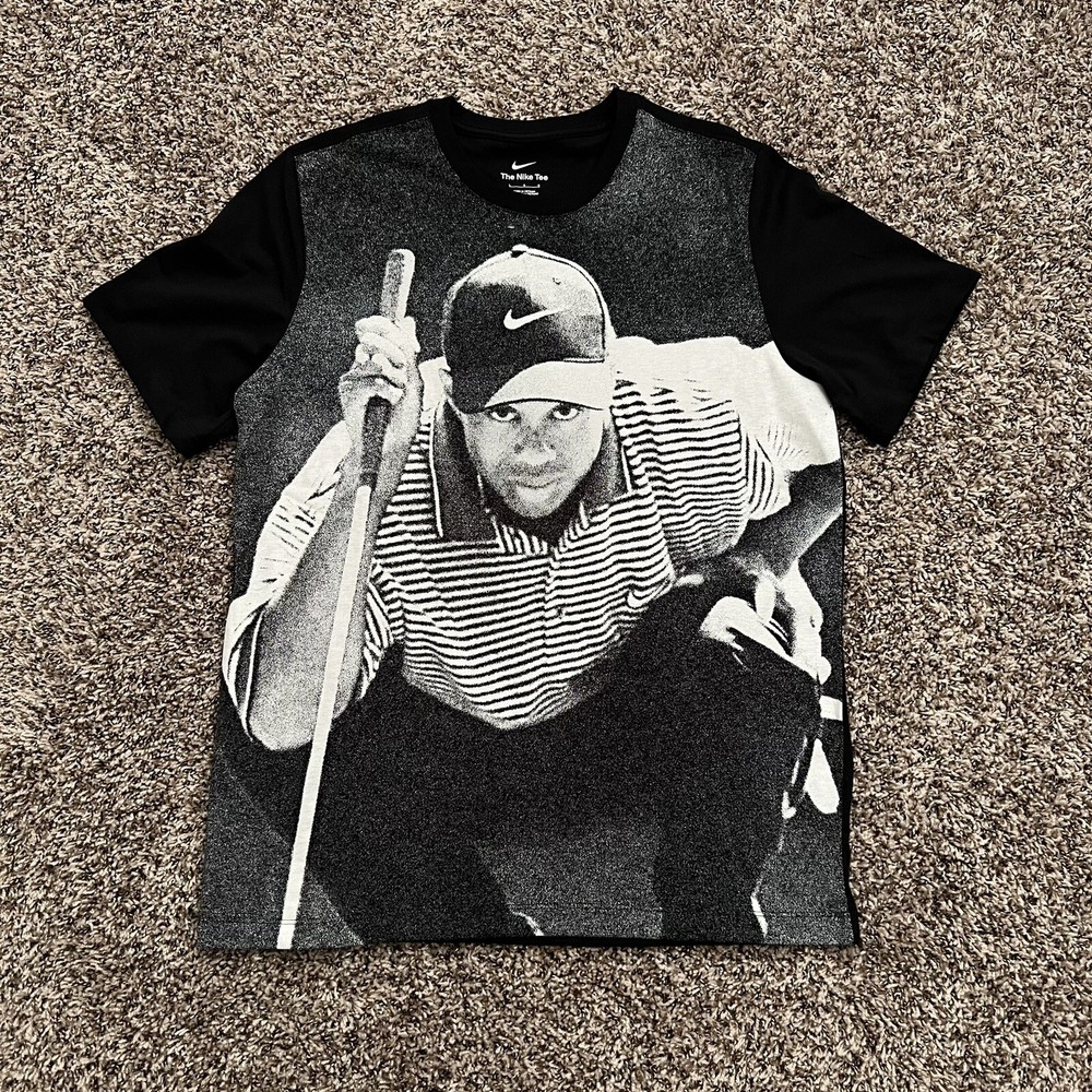 Nike Golf Tiger Woods Poster T-Shirt Black DQ8129-010 Men Size Large L