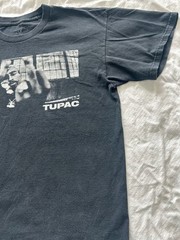 Tupac Shakur Middle Finger Graphic Black T-Shirt