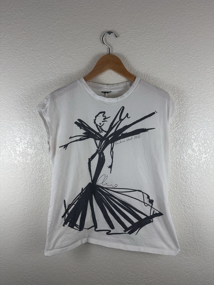 White graphic T-shirt featuring an abstract, hand-drawn fashion