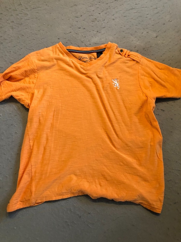 Lions Crest Shirt Men’s Large Bright Orange Chest Logo Cotton Tee