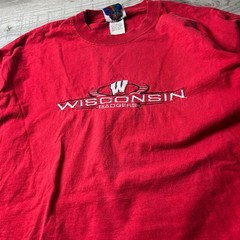 Midwest Embroidery T-Shirt Mens L Red Wisconsin Badgers Embroidered NCA USA Made