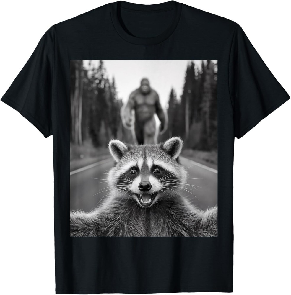 Scared Raccoon Selfie With Sasquatch Bigfoot , Funny Raccoon T-Shirt