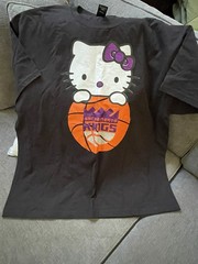 HELLO KITTY SANRIO Sacramento KINGS NBA Hanes Shirt 2XL XXL