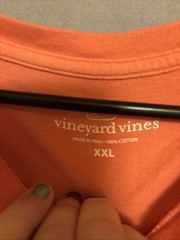Vineyard Vines Men’s XXL Coral Helmet Design.