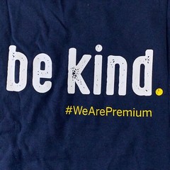 Gildan Men’s Size XL Navy Premium Retail Logo Graphic Short Sleeve T-Shirt New
