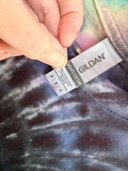 Handmade tie dye t-shirt – Gildan size M – blackhole spiral – in stock