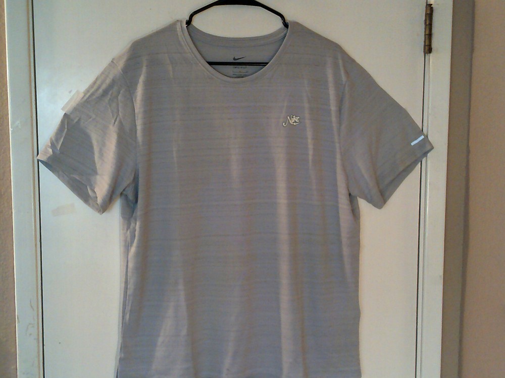 NEW NIKE DRI-Fit TRAINING “Varsity Running Tee” MENS GREY T-SHIRT L DV9597-479