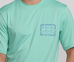 Billabong Men’s XL CrayonWave Loose Fit UPF 50+ Short Sleeve Surf Tee UV SURF