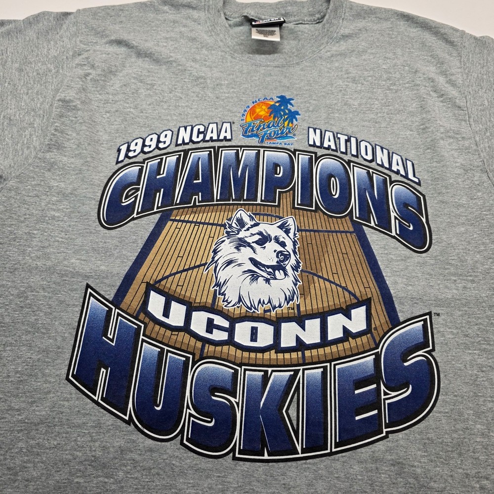 Vintage 1999 NCAA UConn Huskies Champions T-Shirt Men Large Pro Player 90s