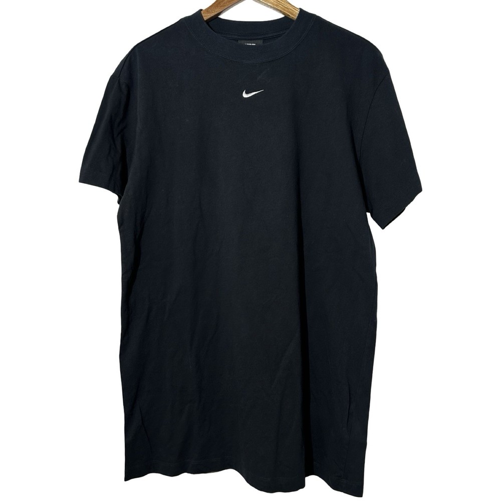 Nike Men’s Center Swoosh T-Shirt Black Embroidered Logo Crew Neck Size Medium
