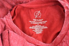 Men’s The Flash DC Comic T-Shirt Fitted Short Sleeve Crew Neck MEDIUM Red NEW