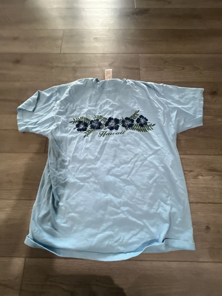 Fruit of the Loom Heavy Cotton Light Blue Hawaii Hibiscus Graphic T-Shirt