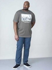 D555 Comfortable Men’s Quality Fashion Tab Branding T-shirt with Round Neck