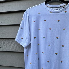 Free Planet Mens White Rainbow Heart Pride T-Shirt Love Is Love Crew Neck M NEW