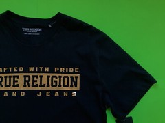 New TRUE RELIGION Men’s Short Sleeve T-Shirt X-LARGE Black w/Gold MSRP $59.00