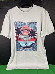 Reel Life Men’s Short Sleeve Graphic Tee Size Medium Light Grey