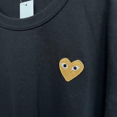 USED BRAND NEW, AUTHENTIC ITEM!! PLAY COMME DES GARCONS!! HEART PATCH T-SHIRT