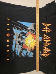 Def Leppard Pyromania Mens Graphic T Shirt Black Size Med Classic Rock Music 🎶