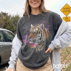 Retro Tiger Face Comfort Tee Jungle Wildlife Animal Big Cat
