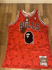 *AUTHENTIC* BAPE x Mitchell & Ness Chicago Bulls 93 Jersey – Red