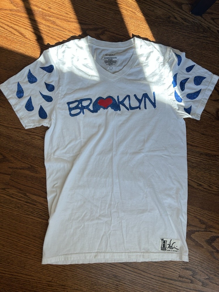 Brooklyn Graphic Tee Good fellow & Co size S V-Neck Short Sleeve Cotton Knit