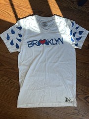 Brooklyn Graphic Tee Good fellow & Co size S V-Neck Short Sleeve Cotton Knit